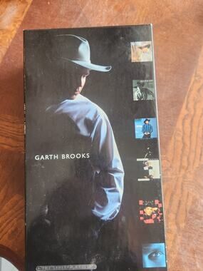 Garth Brooks The Limited Series 6 CD Box Set Complete w/ Booklet
